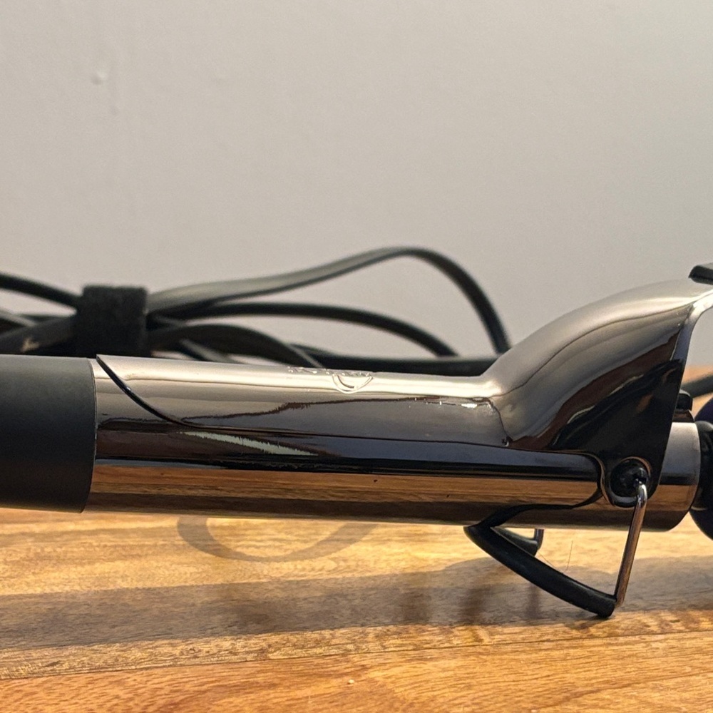 Titanium Pro 1-1/2 Inch Curling Iron - Picture 4 of 7